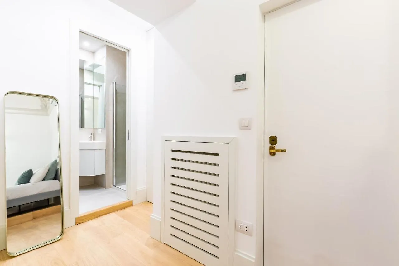 Апартаменты Cozy Studio In Chiaia District By Wonderful Italy Неаполь
