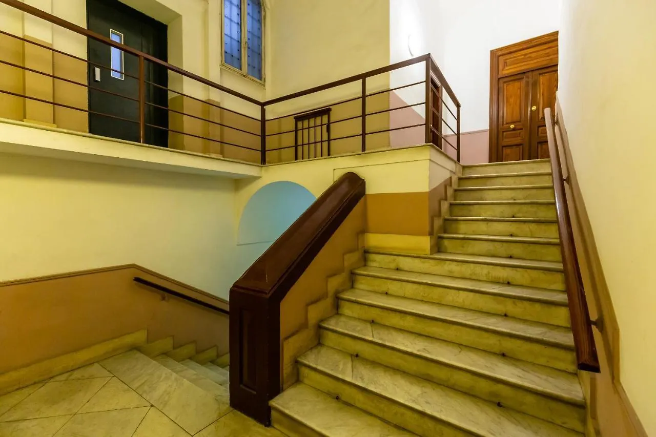 Cozy Studio In Chiaia District By Wonderful Italy Неаполь